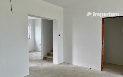 Rovinka -predaj 4 izbový byt so záhradkou.