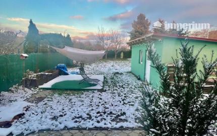 Na predaj  rekreačná chata s trvalým užívaním v lukratívnej časti Šamorína.