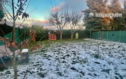 Na predaj  rekreačná chata s trvalým užívaním v lukratívnej časti Šamorína.