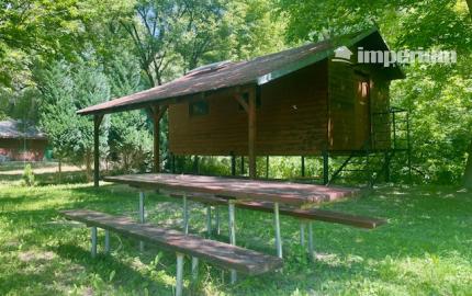 BODÍKY - na predaj pozemok s rekreačnou chatou priamo na brehu Dunaja v Bodíkoch.