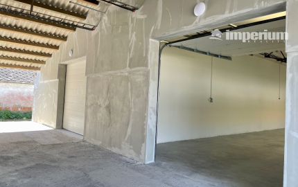 Prenájom skladových / výrobných priestorov 2km od Dunajskej Stredy, Kostolné Kračany - Šipošovské Kračany. Warehouse and production hall for a rent.