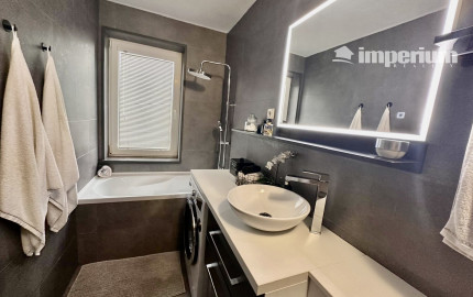 Gabčíkovo - predaj 3 izb. bytu + pozemok a garáž v uzamknutom dvore v centre mesta.