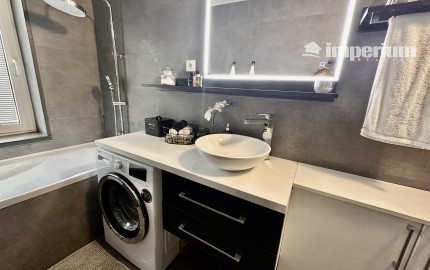 Gabčíkovo - predaj 3 izb. bytu + pozemok a garáž v uzamknutom dvore v centre mesta.