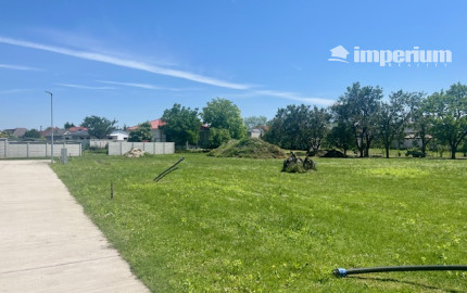 3 KS -Slnečné pozemky v obci Rohovce- ideálne miesto pre váš nový domov.