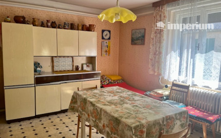 Na predaj 4izb. starší rodinný dom na 8 árovom pozemku v obci Lehnice -Sása.