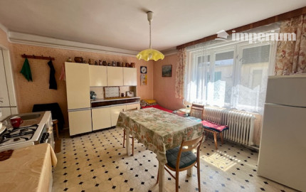 Na predaj 4izb. starší rodinný dom na 8 árovom pozemku v obci Lehnice -Sása.