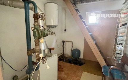 Na predaj 4izb. starší rodinný dom na 8 árovom pozemku v obci Lehnice -Sása.