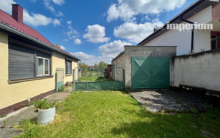 Na predaj 4izb. starší rodinný dom na 8 árovom pozemku v obci Lehnice -Sása.