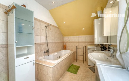 PRIESTRANNÝ RODINNÝ DOM V HAMULIAKOVE na pozemku 625 m2