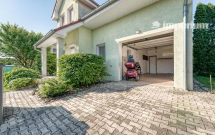 PRIESTRANNÝ RODINNÝ DOM V HAMULIAKOVE na pozemku 625 m2