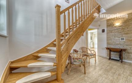 PRIESTRANNÝ RODINNÝ DOM V HAMULIAKOVE na pozemku 625 m2
