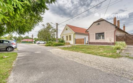 Rodinný dom na predaj v obci Báč – pozemok 919 m²