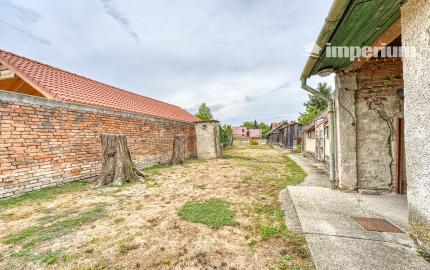 Rodinný dom na predaj v obci Báč – pozemok 919 m²