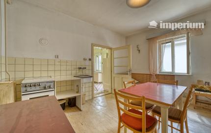Rodinný dom na predaj v obci Báč – pozemok 919 m²