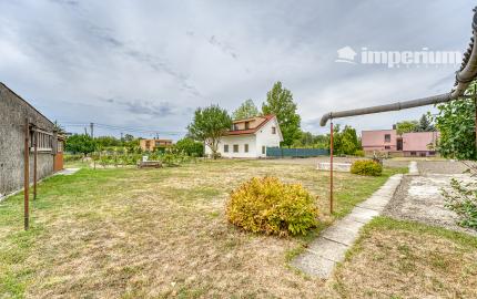 Rodinný dom na predaj v obci Báč – pozemok 919 m²