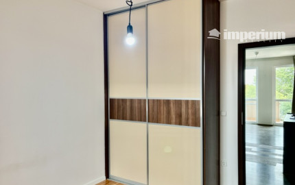 Na predaj 3 izbový byt s 2-ma balkónmi ,1parkovacie miesto v obci Rajka.