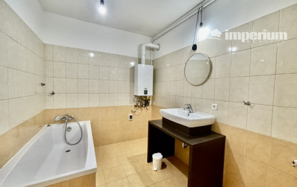 Na predaj 3 izbový byt s 2-ma balkónmi ,1parkovacie miesto v obci Rajka.