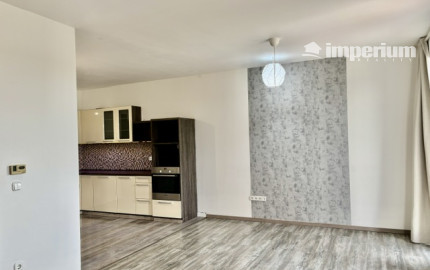Na predaj 3 izbový byt s 2-ma balkónmi ,1parkovacie miesto v obci Rajka.