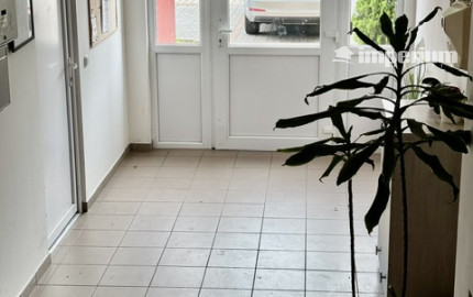 Na predaj 3 izbový byt s 2-ma balkónmi ,1parkovacie miesto v obci Rajka.