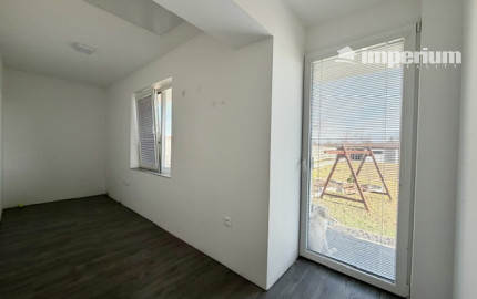 Moderný rodinný dom s veľkým pozemkom, bazénom a 5 izbami v Gabčíkove