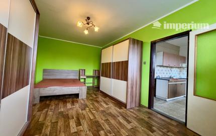VEĽKOMETRÁŽNY 2-IZBOVÝ BYT V ÚPLNOM CENTRE ŠAMORÍNA | 65,58 m² | ZASKLENÝ BALKÓN