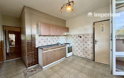 VEĽKOMETRÁŽNY 2-IZBOVÝ BYT V ÚPLNOM CENTRE ŠAMORÍNA | 65,58 m² | ZASKLENÝ BALKÓN