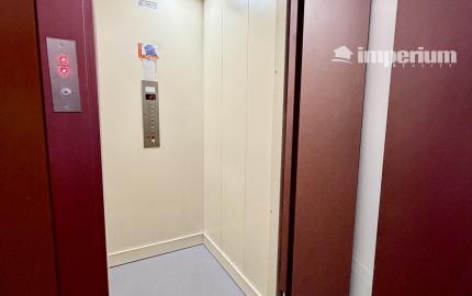 VEĽKOMETRÁŽNY 2-IZBOVÝ BYT V ÚPLNOM CENTRE ŠAMORÍNA | 65,58 m² | ZASKLENÝ BALKÓN