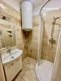 REZERVOVANÉ - predaj 2 izb. byt v Šamoríne, Školská ulica.