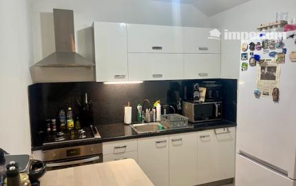 Na predaj pekný veľkometrážny 3 izbový byt s garážou na ul. Nová Ves.