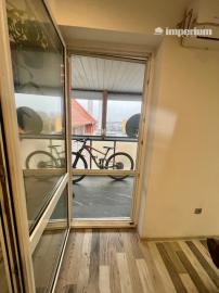 Na predaj pekný veľkometrážny 3 izbový byt s garážou na ul. Nová Ves.