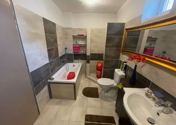 REZERVOVANÉ - Rodinný dom len na skok od koryta Malého Dunaja? TENTO DOMČEK VÁM HO POSKYTNE.