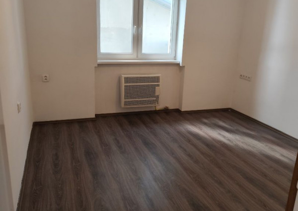 Na predaj 4  - izbový rodinný dom s veľkou záhradou v obci Veľké Kosihy