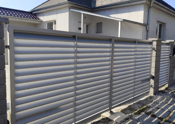 Na predaj 4  - izbový rodinný dom s veľkou záhradou v obci Veľké Kosihy