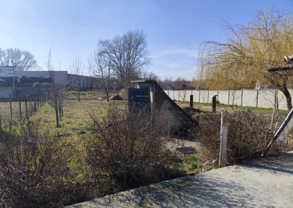 Na predaj 4  - izbový rodinný dom s veľkou záhradou v obci Veľké Kosihy