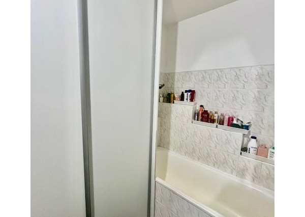 Predaj 3-izbový slnečný byt  blízko centra na ulici Nám.Priateľstva v Dunajskej Strede.