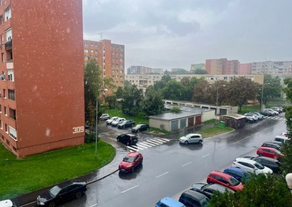 Predaj 3-izbový slnečný byt  blízko centra na ulici Nám.Priateľstva v Dunajskej Strede.