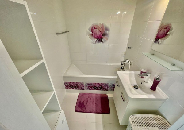 Na predaj pôvodne 3.izb. byt, kompletná rekonštrukcia, Bratislava - Petržalka, Jasovská ulica.