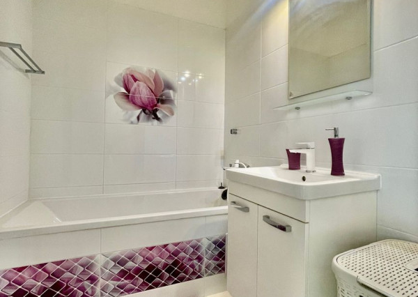 Na predaj pôvodne 3.izb. byt, kompletná rekonštrukcia, Bratislava - Petržalka, Jasovská ulica.