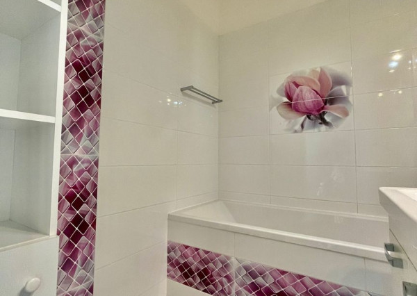 Na predaj pôvodne 3.izb. byt, kompletná rekonštrukcia, Bratislava - Petržalka, Jasovská ulica.