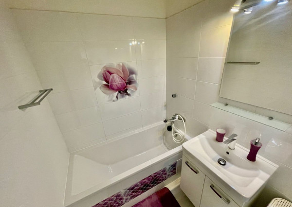 Na predaj pôvodne 3.izb. byt, kompletná rekonštrukcia, Bratislava - Petržalka, Jasovská ulica.