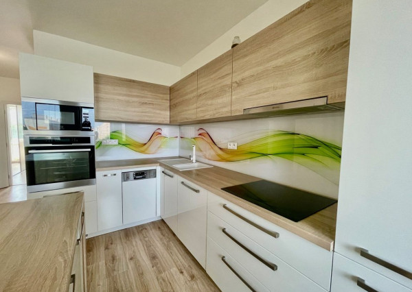 Na predaj pôvodne 3.izb. byt, kompletná rekonštrukcia, Bratislava - Petržalka, Jasovská ulica.