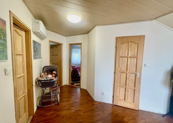 Predaj 5 izbový rodinný dom v obci Rohovce, neďaleko R7, len 8km od Šamorína