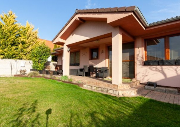 Na predaj 3 izbový rodinný dom v obci Holice pri R7, Dunajská Streda, Trnavský kraj