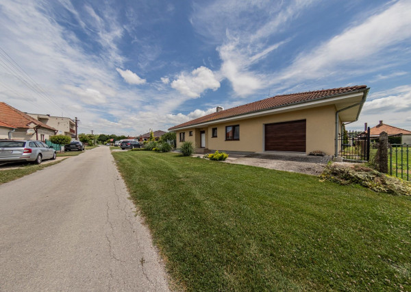 Predaj úžasného bungalovu v prihraničnej obci Medveďov.