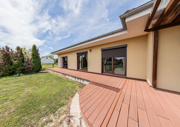 Predaj úžasného bungalovu v prihraničnej obci Medveďov.