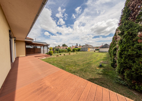 Predaj úžasného bungalovu v prihraničnej obci Medveďov.