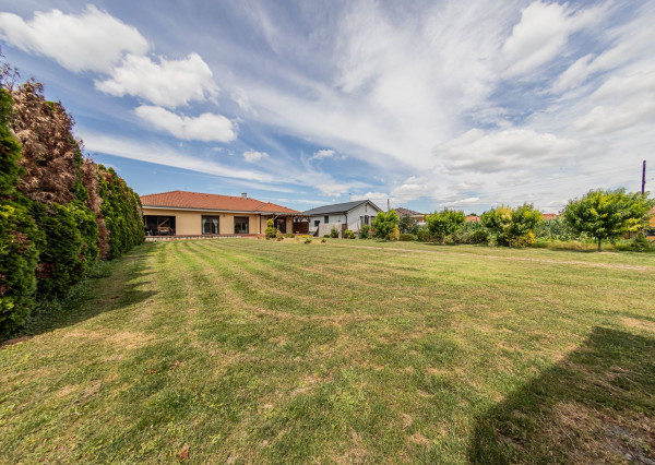 Predaj úžasného bungalovu v prihraničnej obci Medveďov.