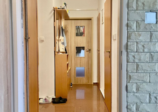 REZERVOVANÉ - predaj 2 izb. byt v Šamoríne, Školská ul.