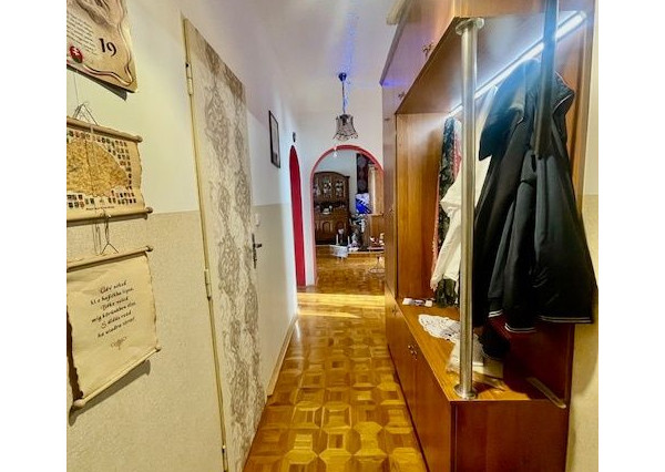 LEHNICE - Veľký Lég, na predaj veľký 3. izb. byt aj s garážou