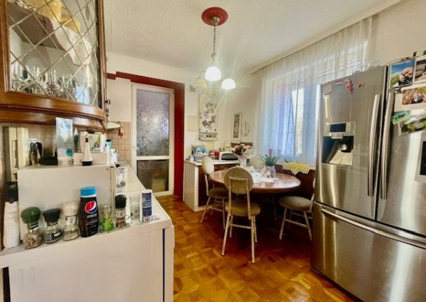 LEHNICE - Veľký Lég, na predaj veľký 3. izb. byt aj s garážou